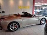 Ferrari California 4.3 V8 2-Sitzer - Ferrari: 3.8