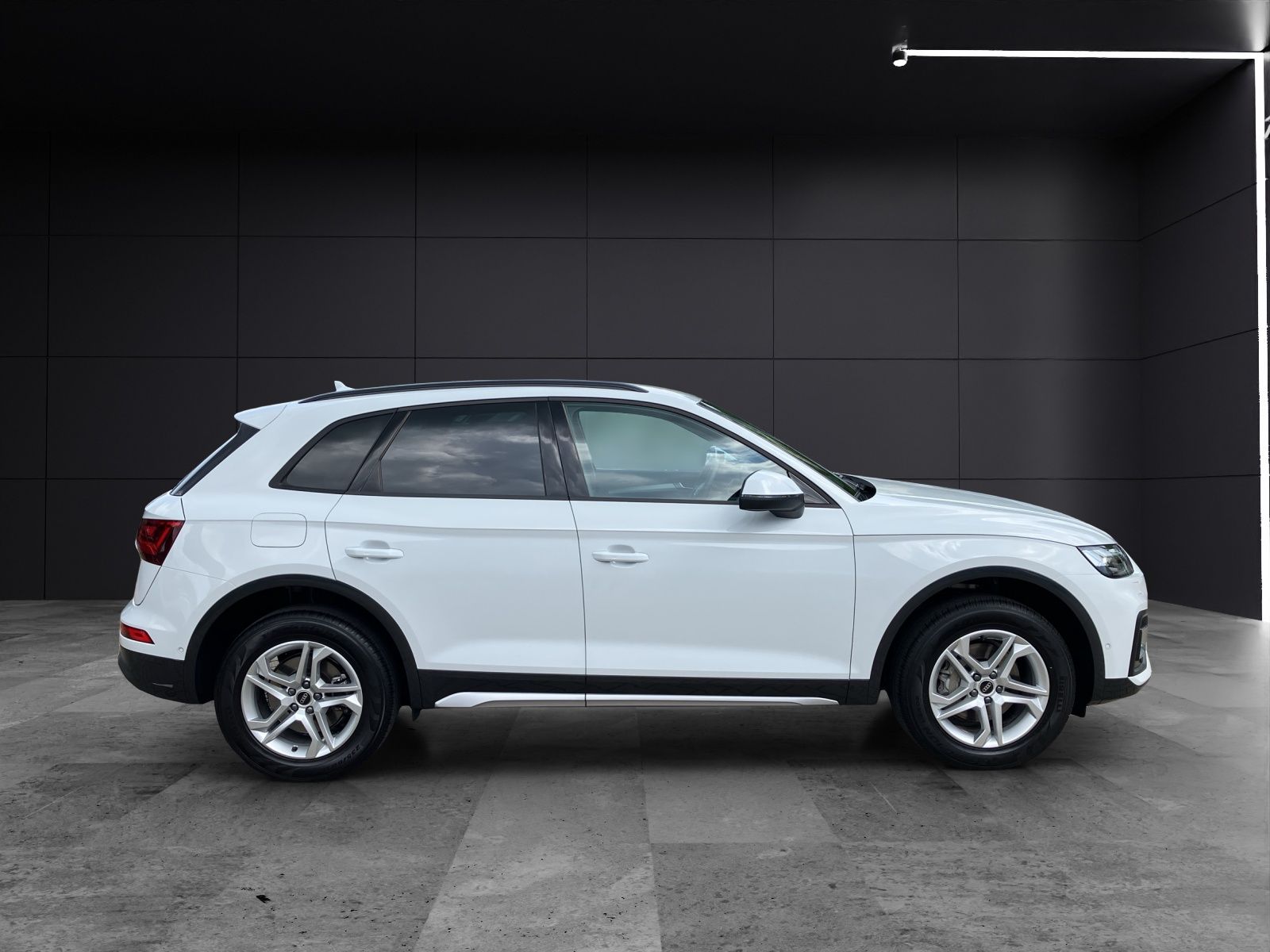 Fahrzeugabbildung Audi Q5 40 TFSI quattro advanced
