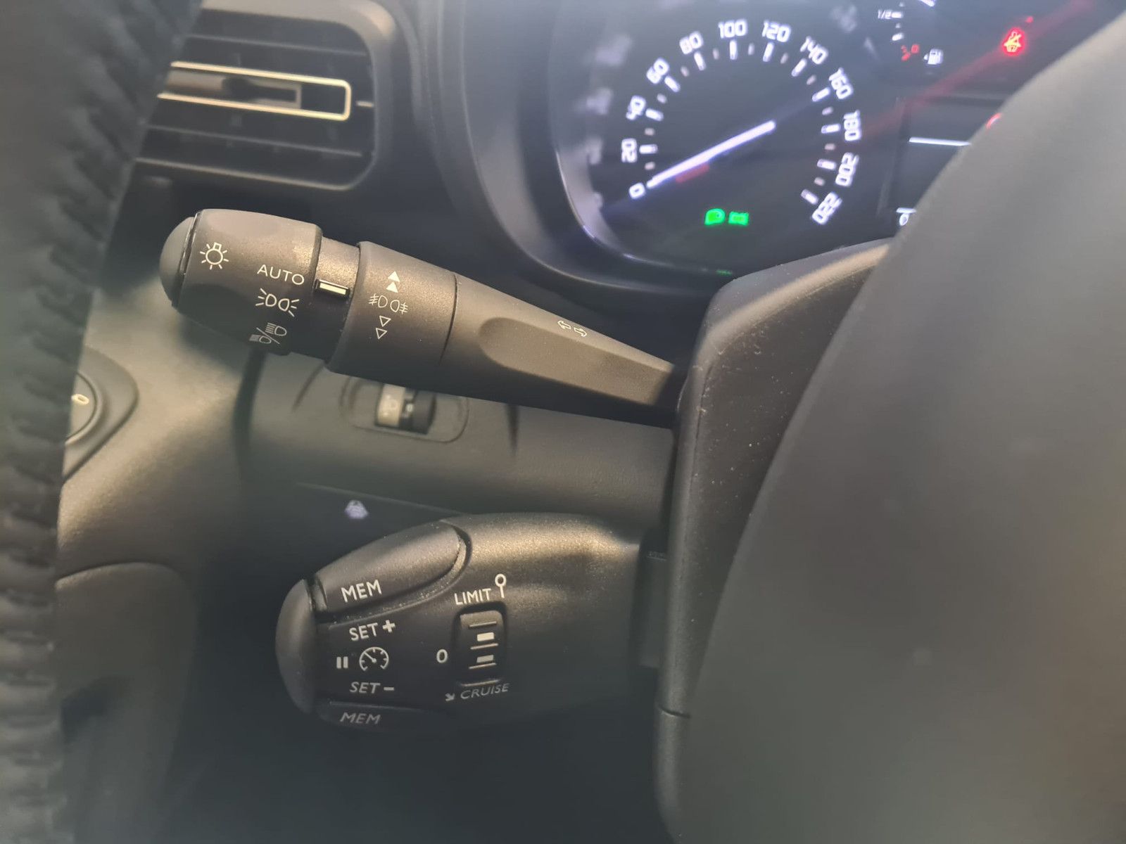 Fahrzeugabbildung Citroën Berlingo / KAMERA / SCHECKHEFT