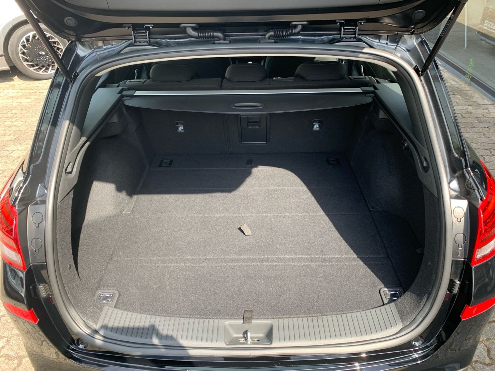 Fahrzeugabbildung Hyundai i30 Kombi 1.0 T-GDI 7-DCT Trend Mild-Hybrid LED