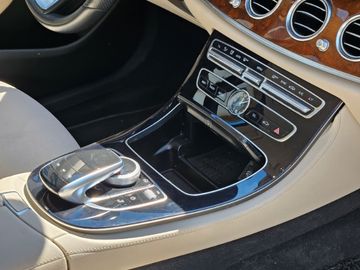 Mercedes E 220 - 9