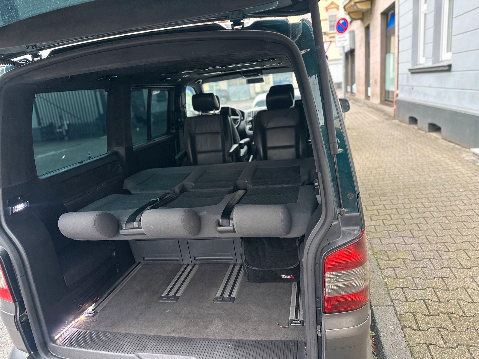 Volkswagen Multivan 2006 — photo 11