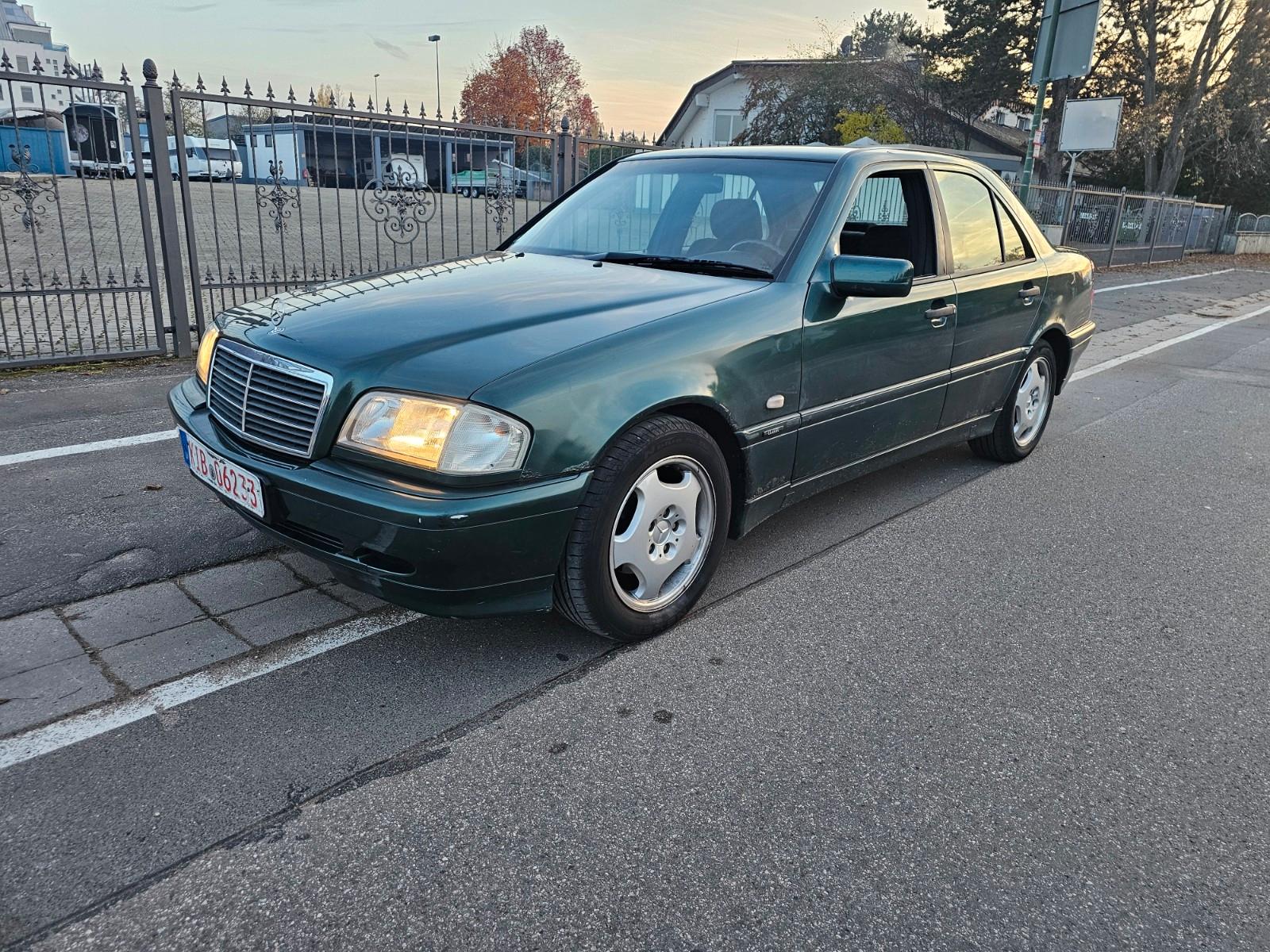 Mercedes-Benz C 180