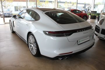 Porsche Panamera - 4