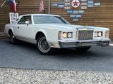 Ford Lincoln Continental Mark V Cartier - Ford Oldtimer mit Benzin-Antrieb