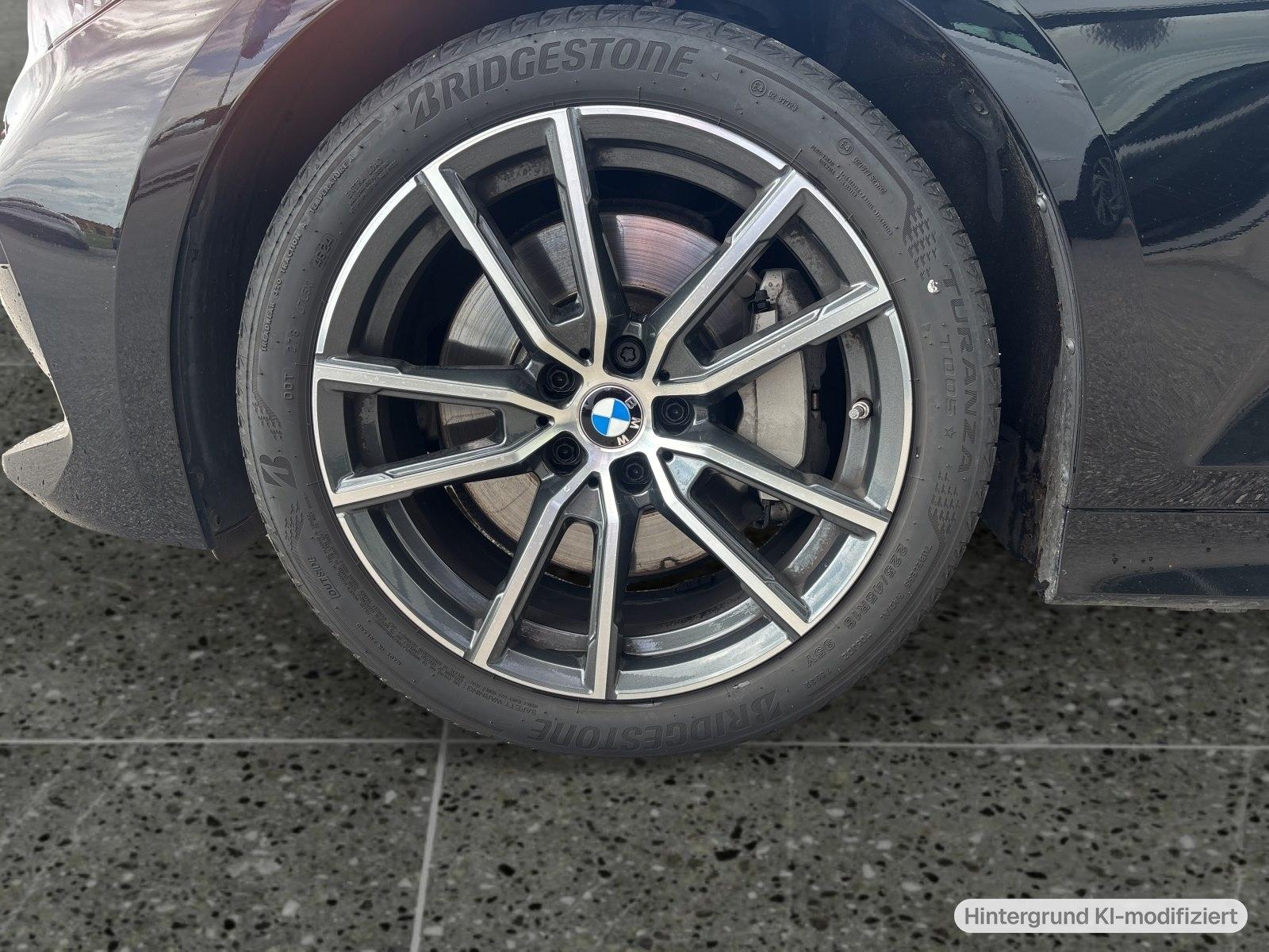 BMW 330i SHZ PDC PANO