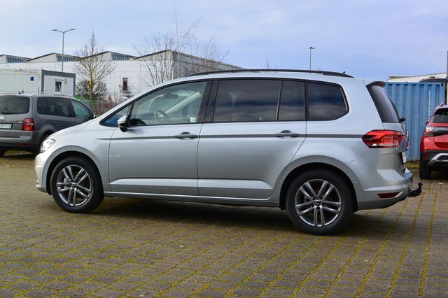 Volkswagen Touran Edition 1.5TSI Kamera Sitzh. AHK SOFORT !