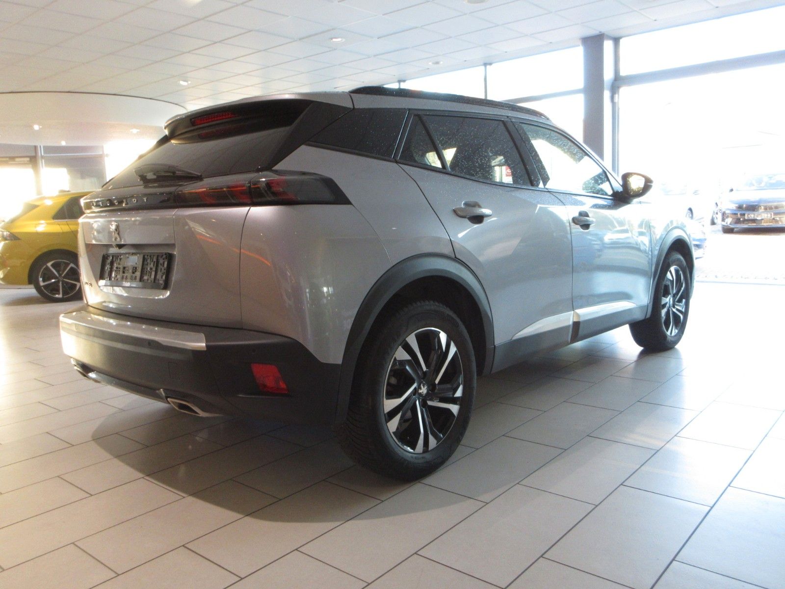 Fahrzeugabbildung Peugeot 2008 Allure 1.2T LED/NAVI/PDC/R´CAM/ALU