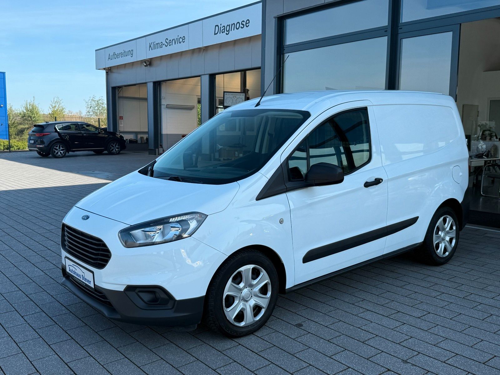 Fahrzeugabbildung Ford Transit Courier Trend