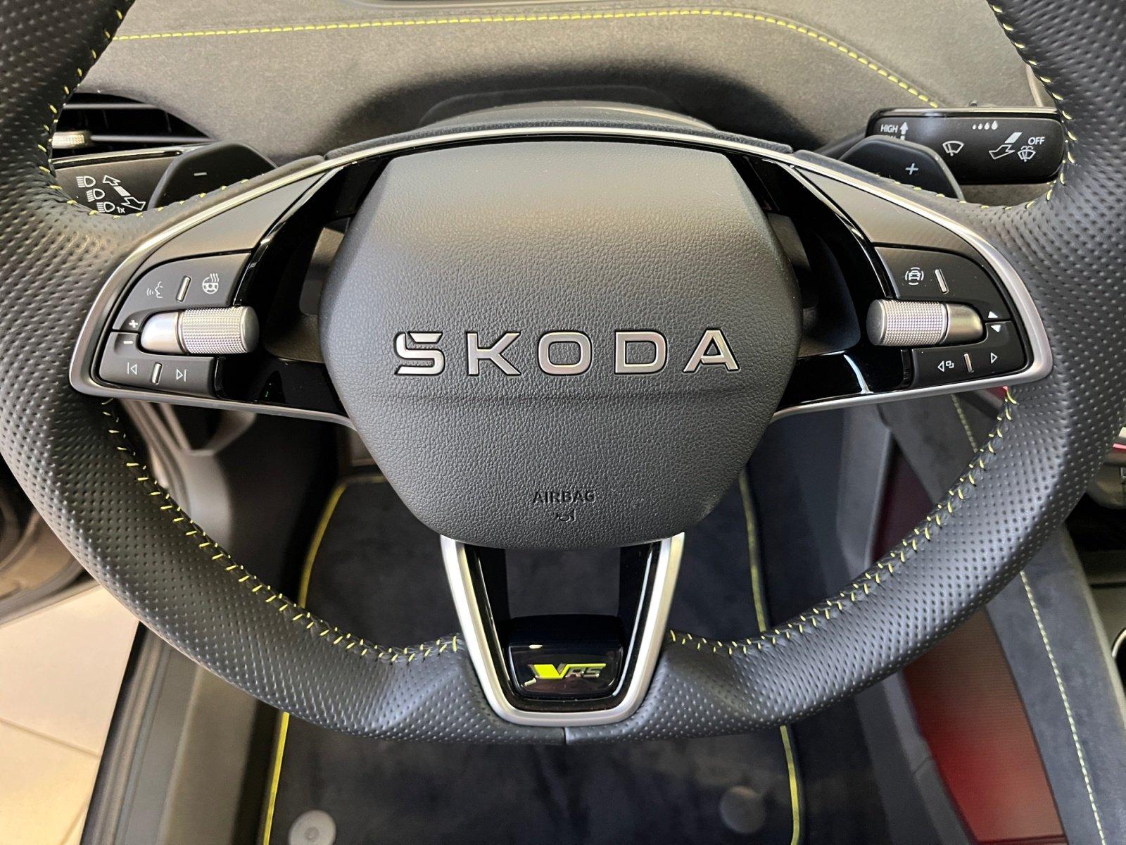 Skoda Enyaq Coupé RS Lounge 4x4 Wärmepumpe 4xSHZ