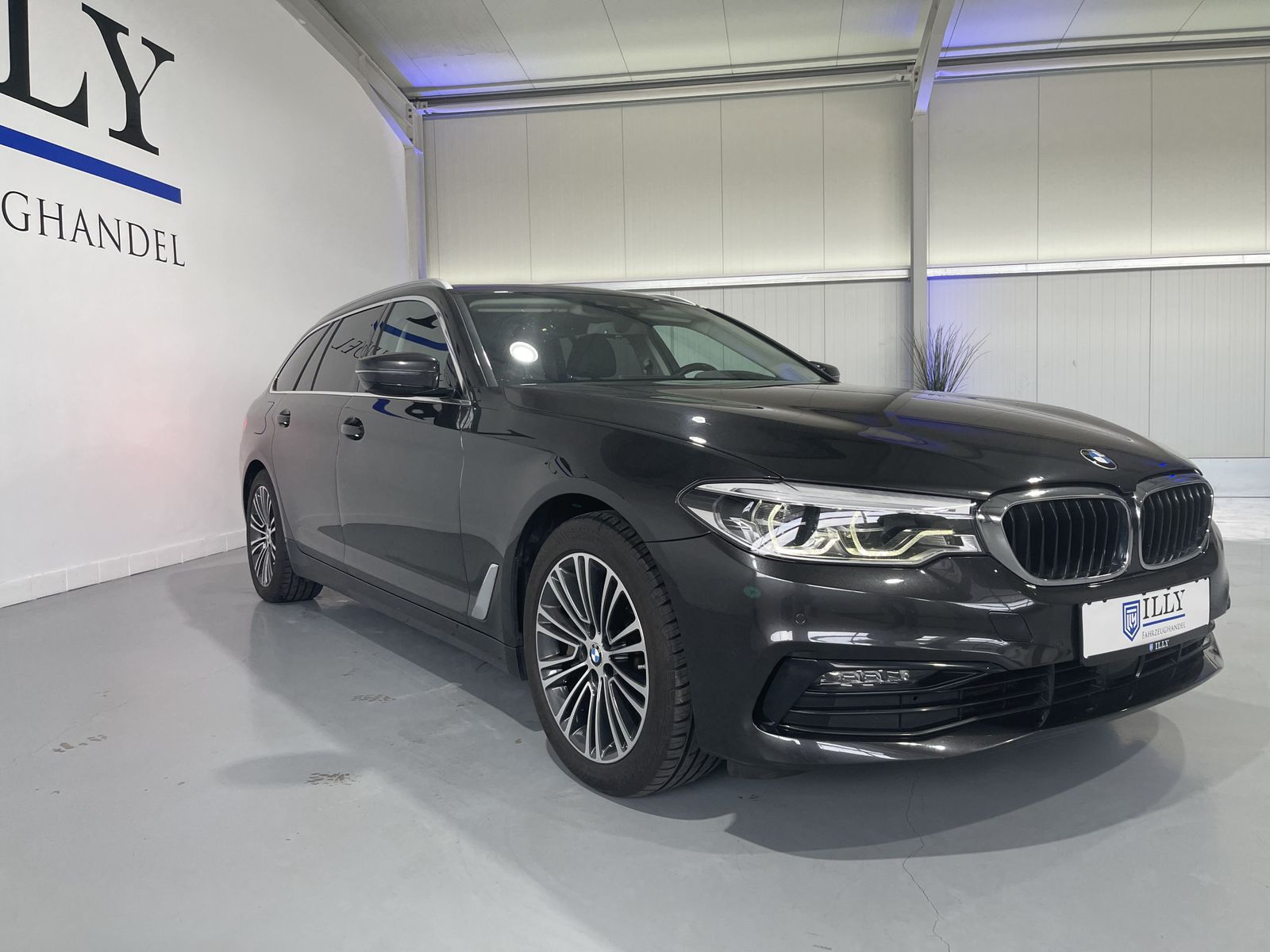 Fahrzeugabbildung BMW 540 d*xDrive*Sport Line*AHK*LED*HUD*Leder*Pano*