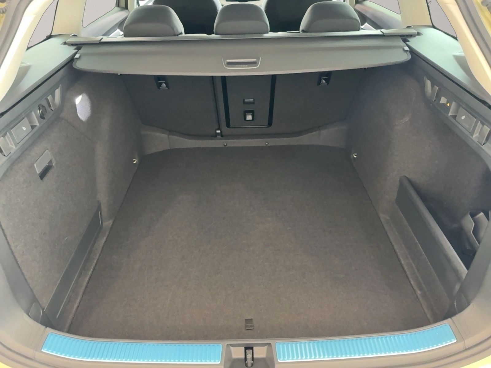 Superb Combi 2.0 TDI Selection, AHK, Matrix LED,