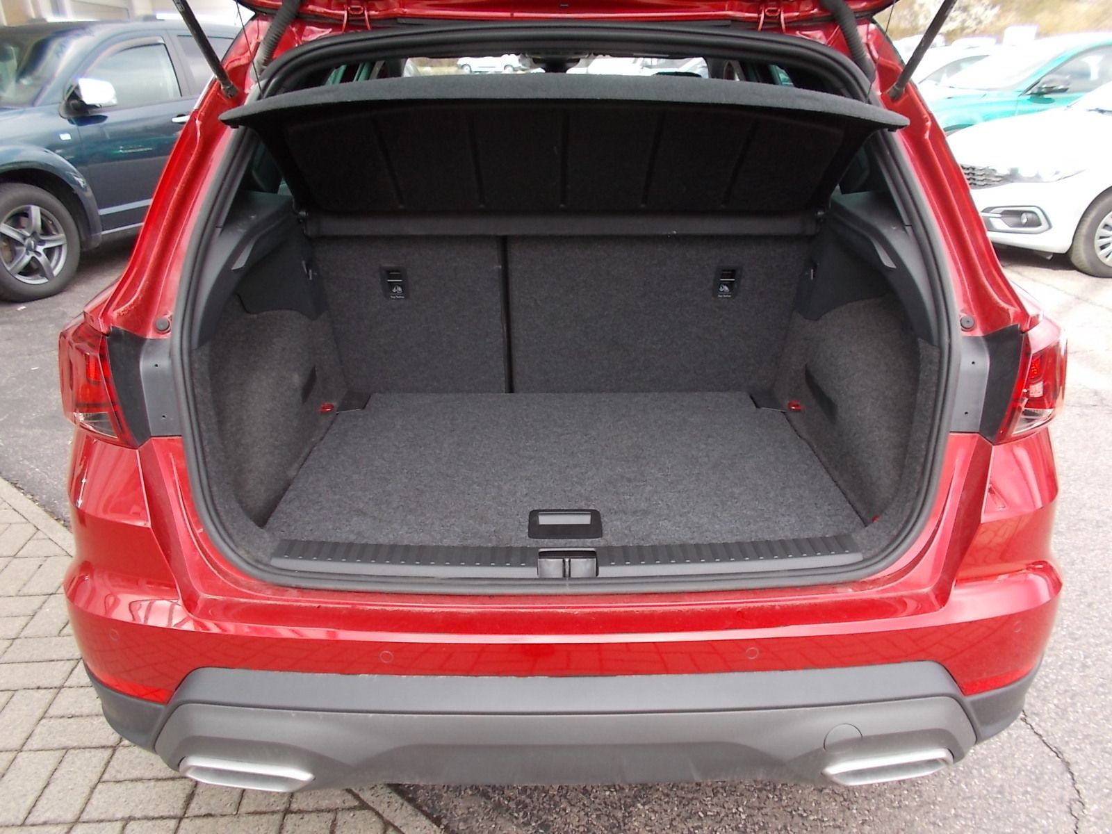 Fahrzeugabbildung SEAT Arona FR 1.0 TSI DSG + AC + wenig Kilometer
