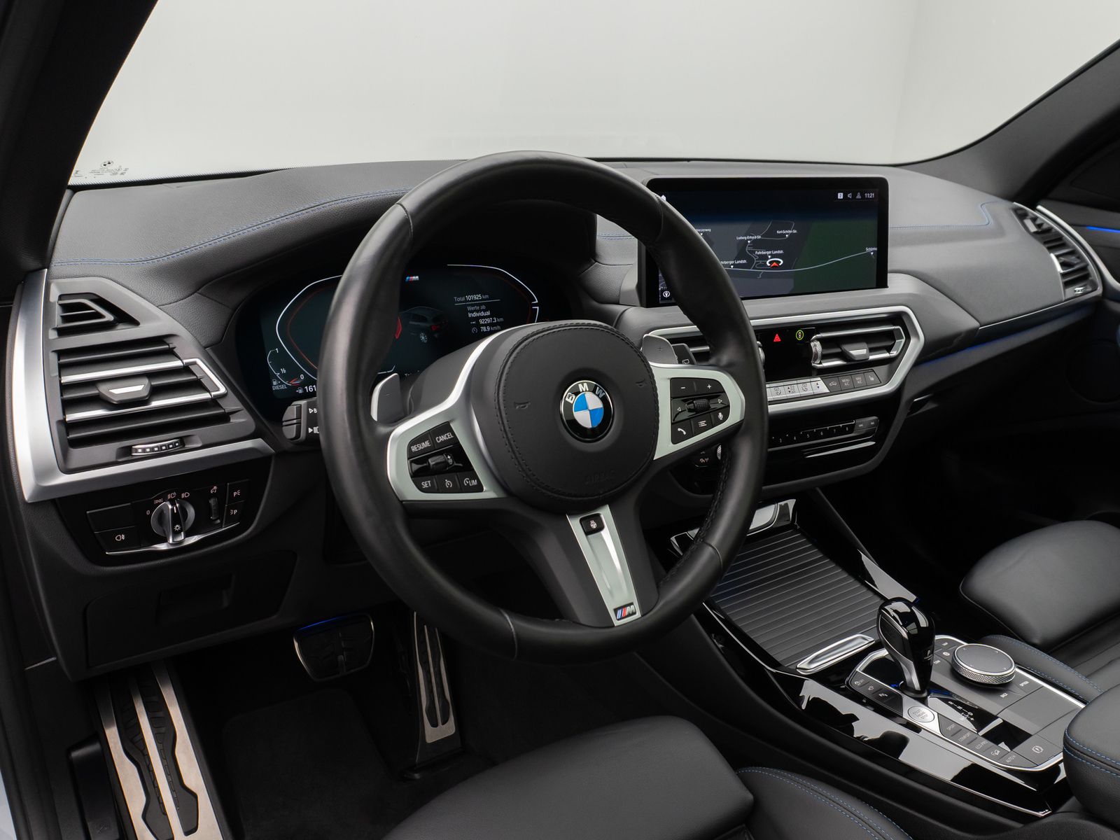 Fahrzeugabbildung BMW X3 xD30d M Sport Panorama Laser 360°HUD DAB HiFi