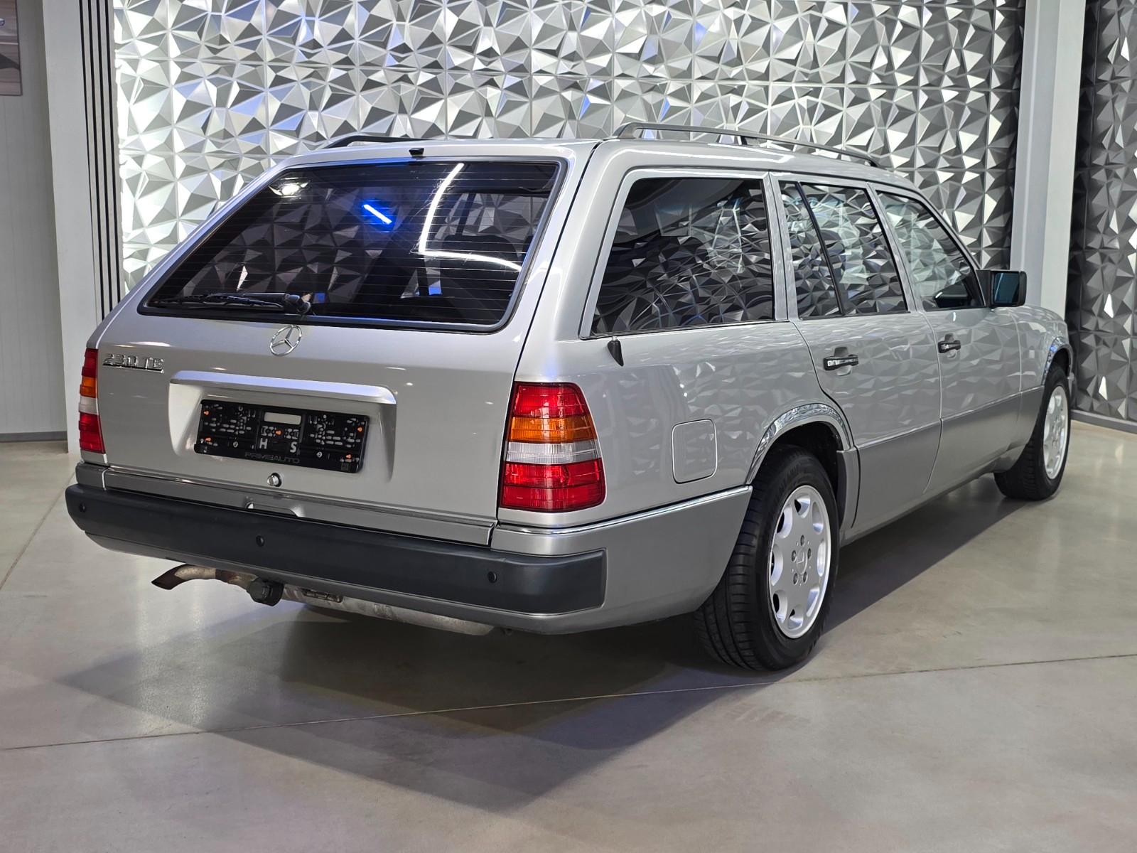 MERCEDES-BENZ E 230 TE BREAK W124 132 ch BVM 1ère MAIN - ATTELAGE - TOIT OUVRANT - 224240 km