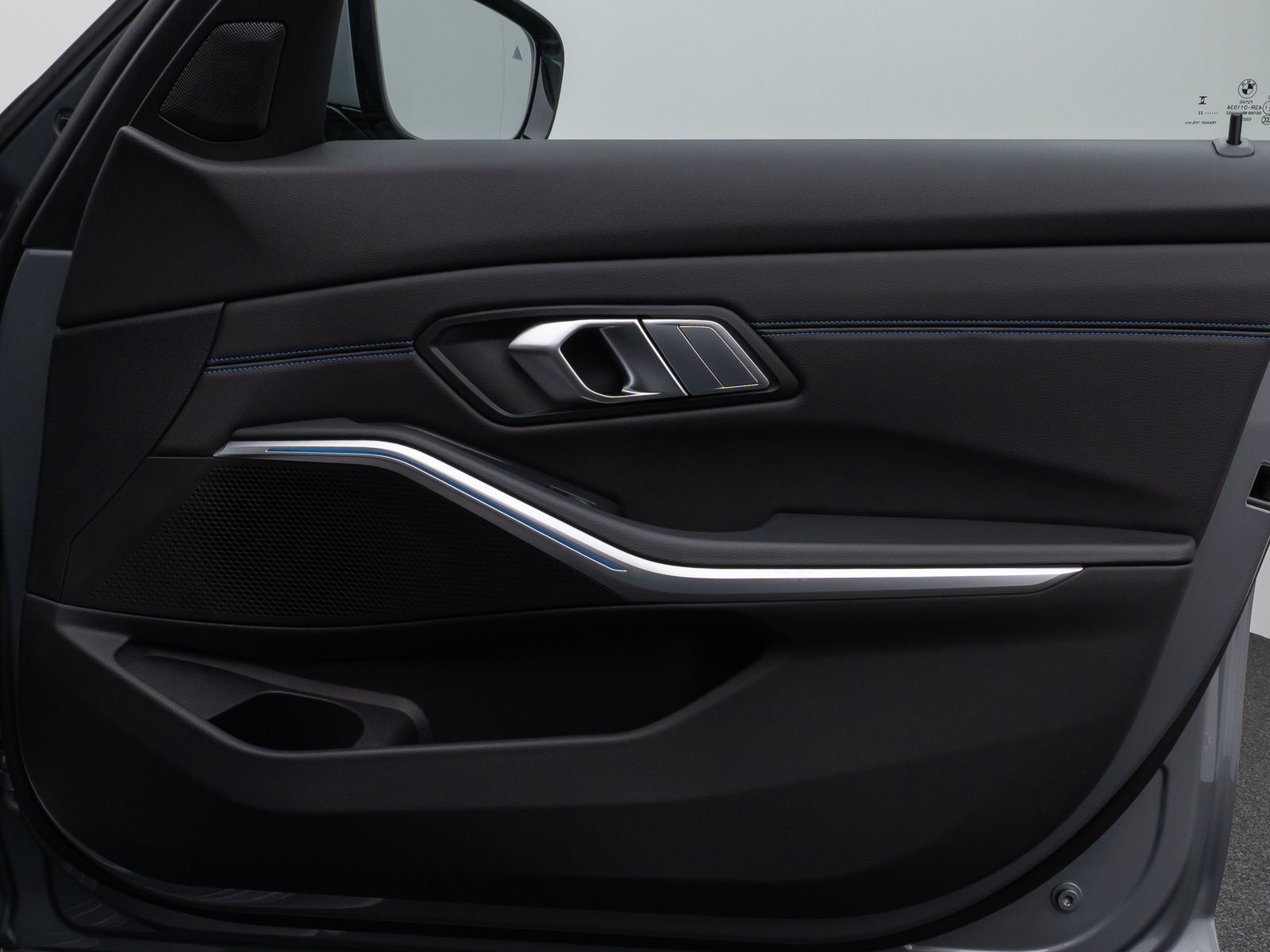 Fahrzeugabbildung BMW 330e M Sport Panorama Kamera HUD DAB HiFi AHK