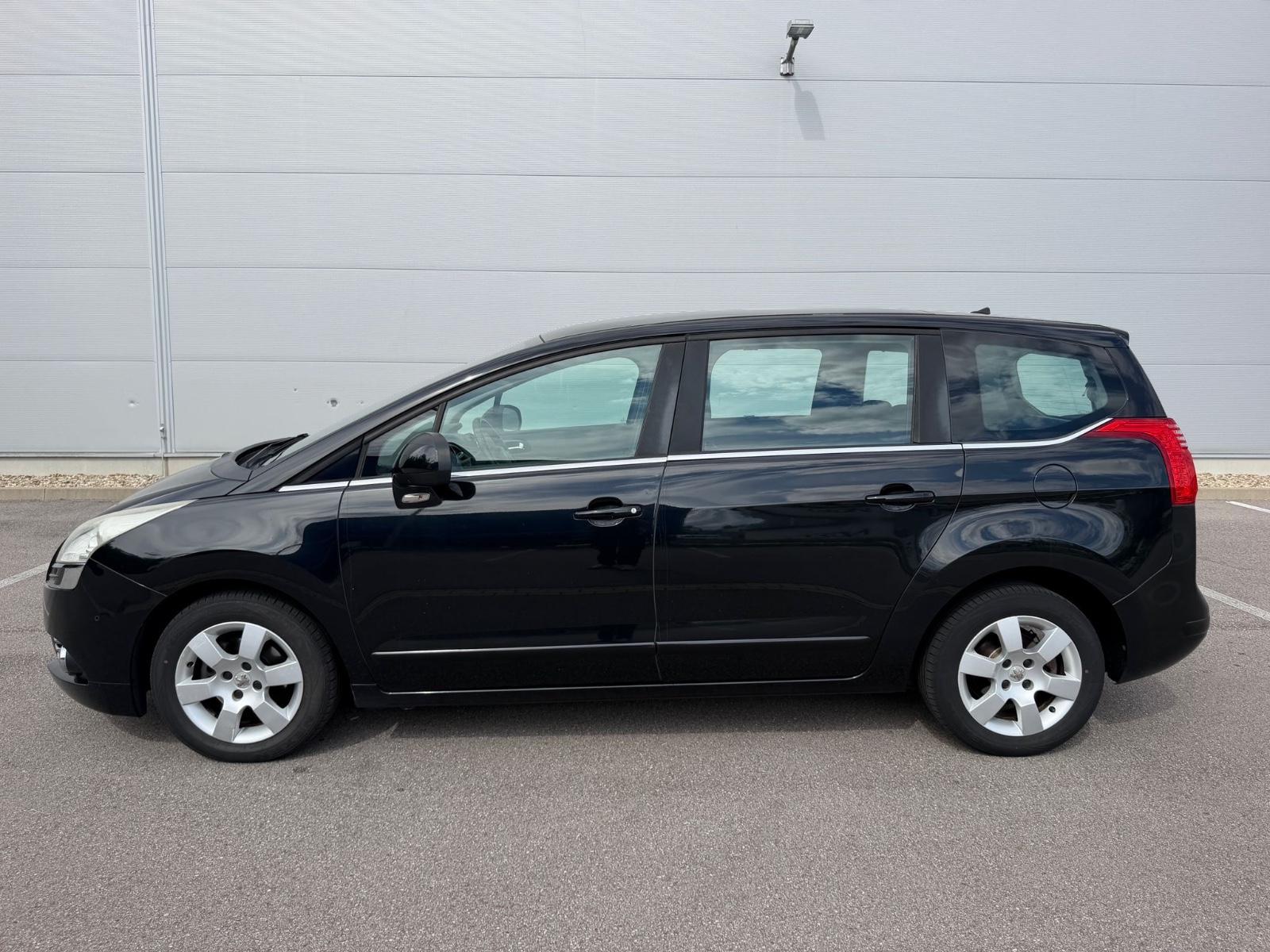 Peugeot 5008 2012 — photo 8