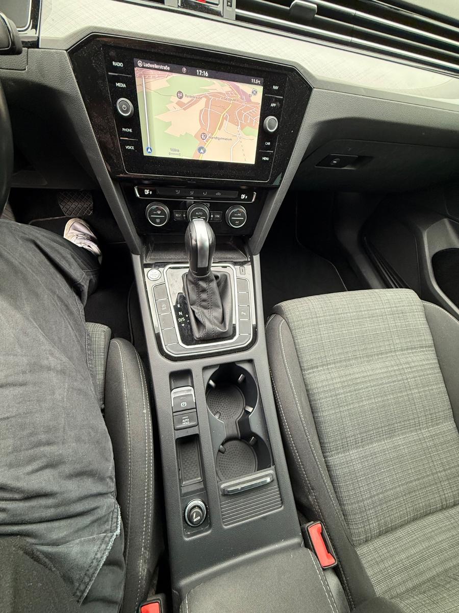 Volkswagen Passat Variant Business 1.5 TSI Automatik AHK