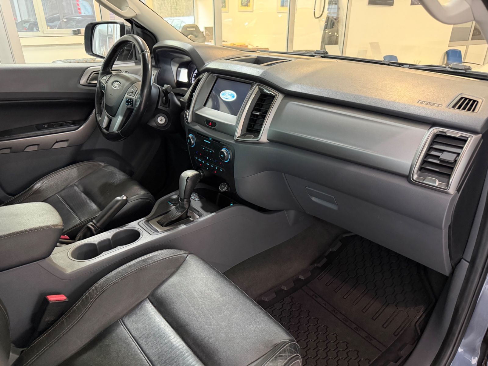 Fahrzeugabbildung Ford Ranger Limited Doppelkabine 4x4