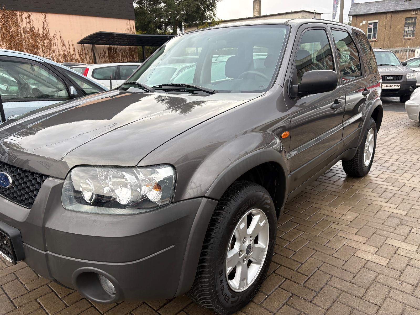 Ford Maverick 2004 — photo 11