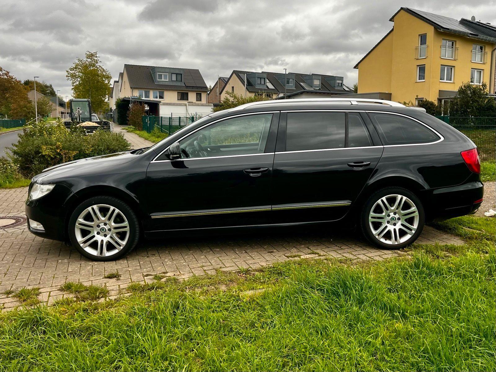 Skoda Superb 2010 — photo 8