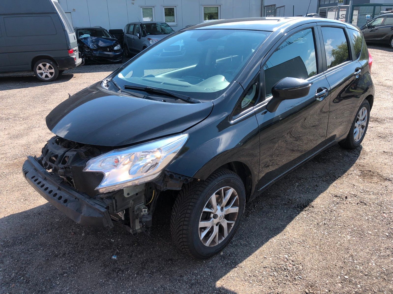 Fahrzeugabbildung Nissan Note Acenta Plus Frontschaden