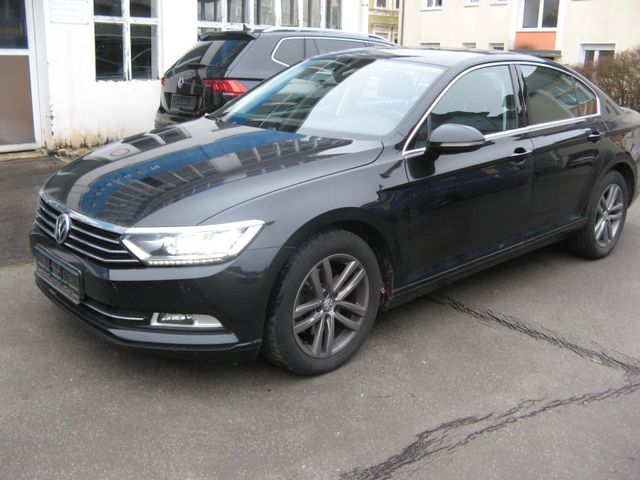 Volkswagen Passat Lim. CL; LED