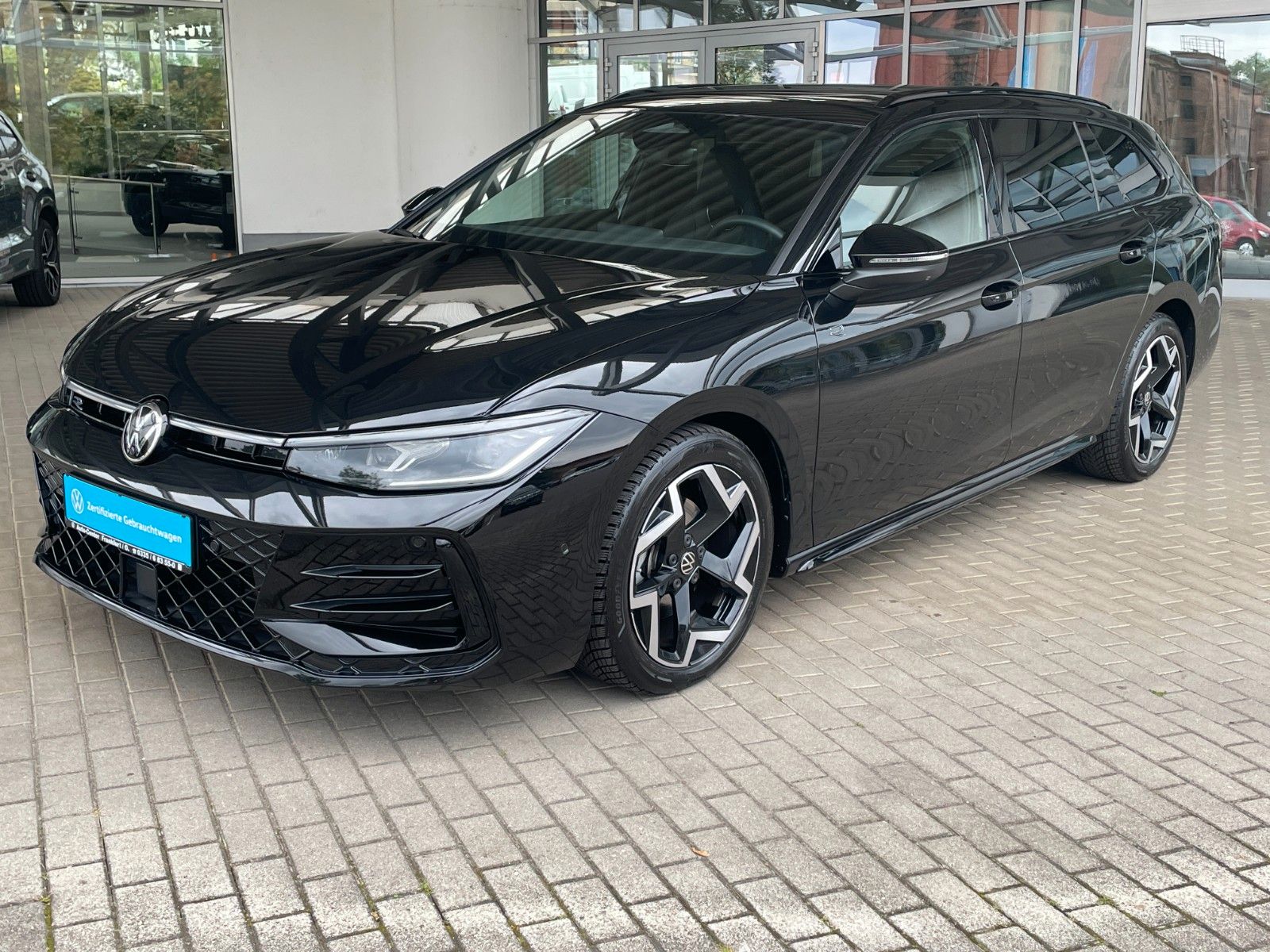 Volkswagen Passat Variant 2.0 TDI SCR DSG R-Line foto 2