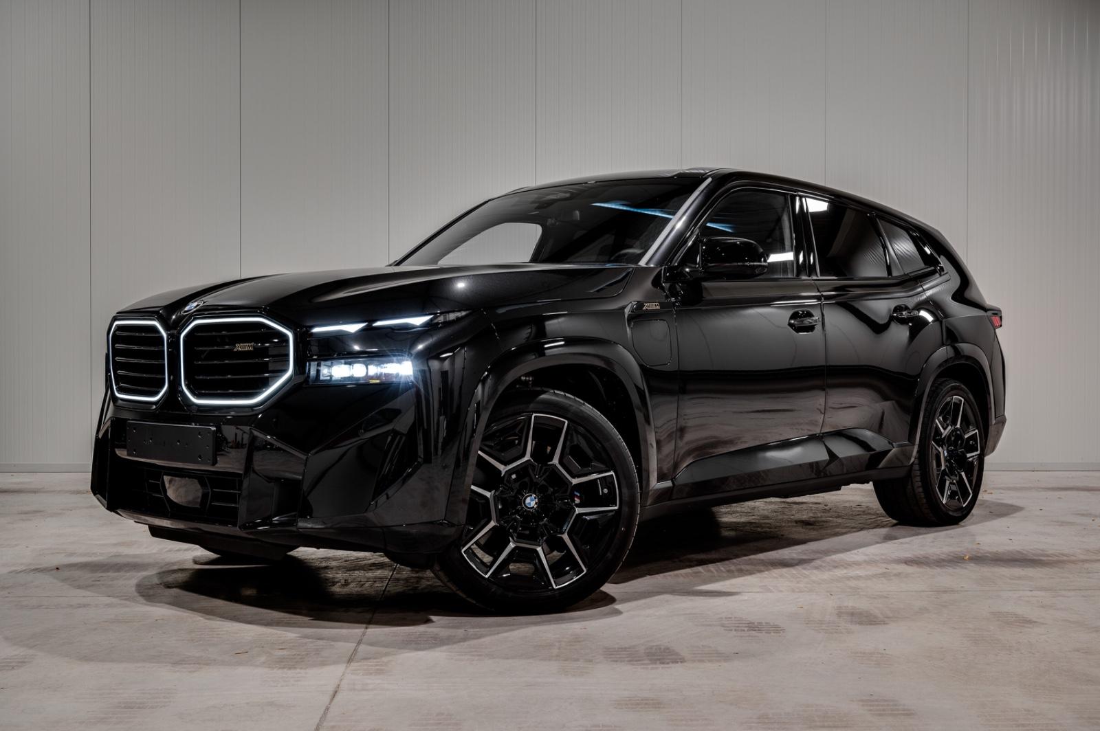 BMW XM V8 PHEV|B&W|M Drivers Pack|22" AHK