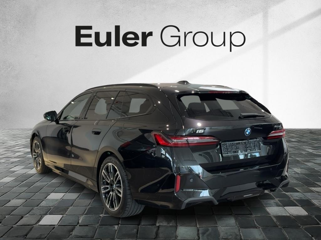 BMW i5 eDrive40 Sportpaket HUD AHK-klappbar AHK Navi