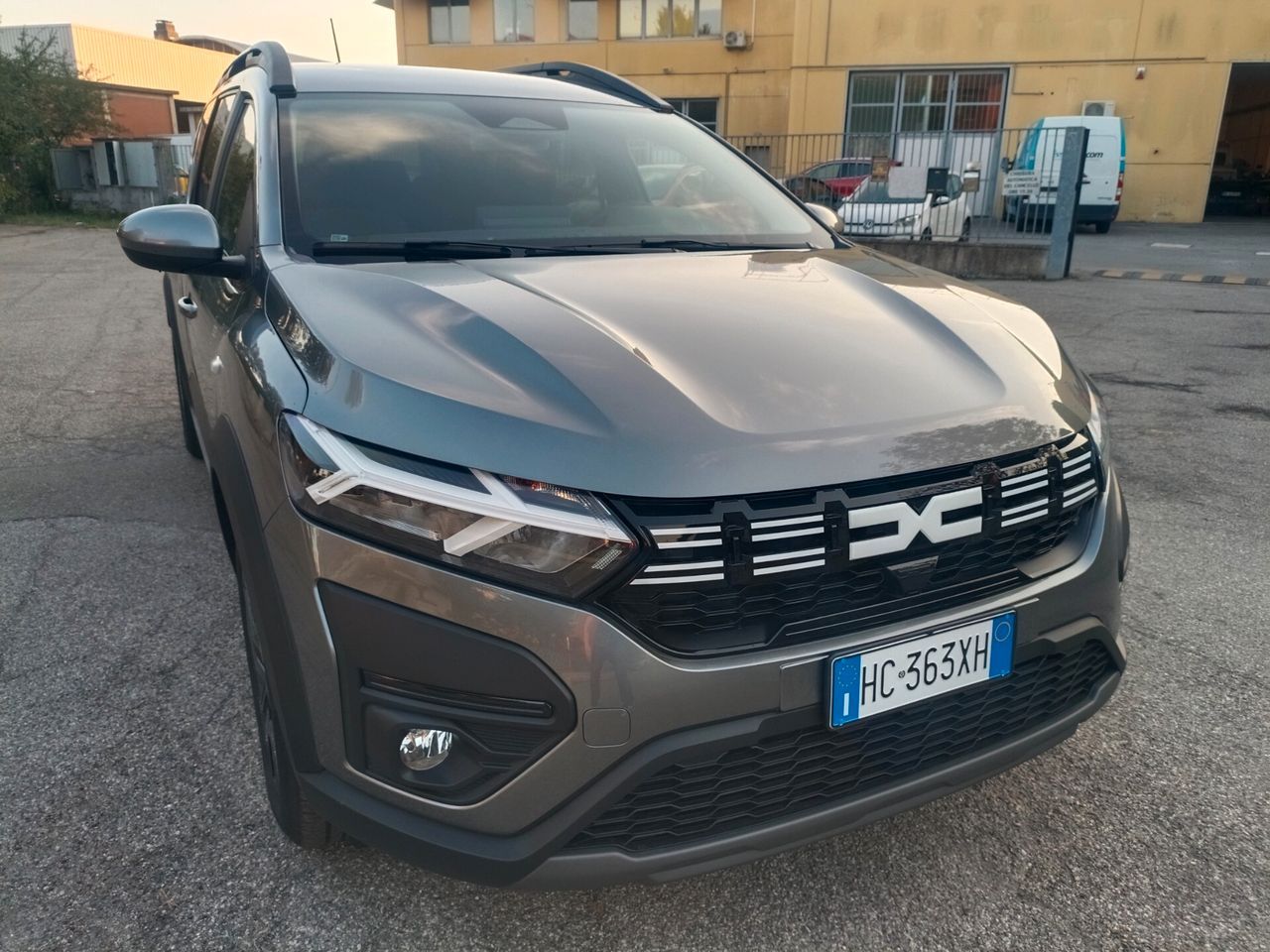 Other Dacia Jogger Hybrid 7 posti Expression imagem 2