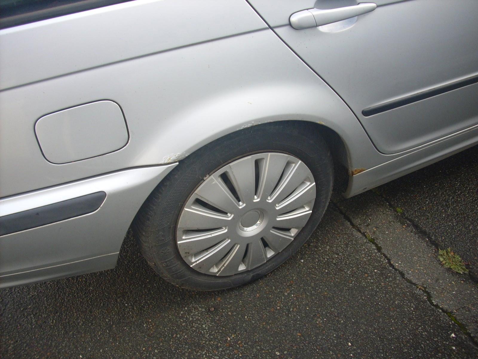 BMW 318 2004 — photo 19