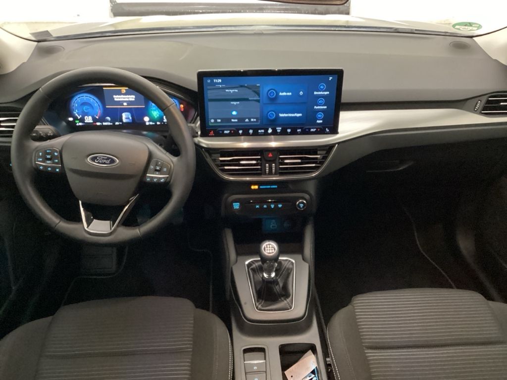 Fahrzeugabbildung Ford Focus Turnier Titanium X AHK-abnehmbar Navi LED