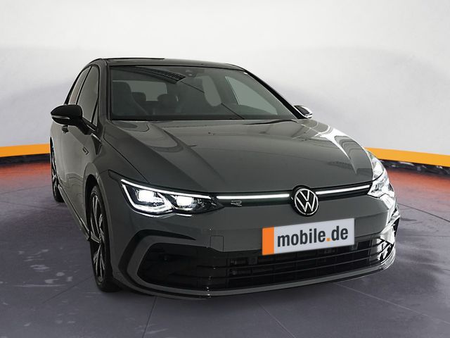 Volkswagen Golf 8 R-Line 1.5 eTSI DSG Navi Pano BlackStyle