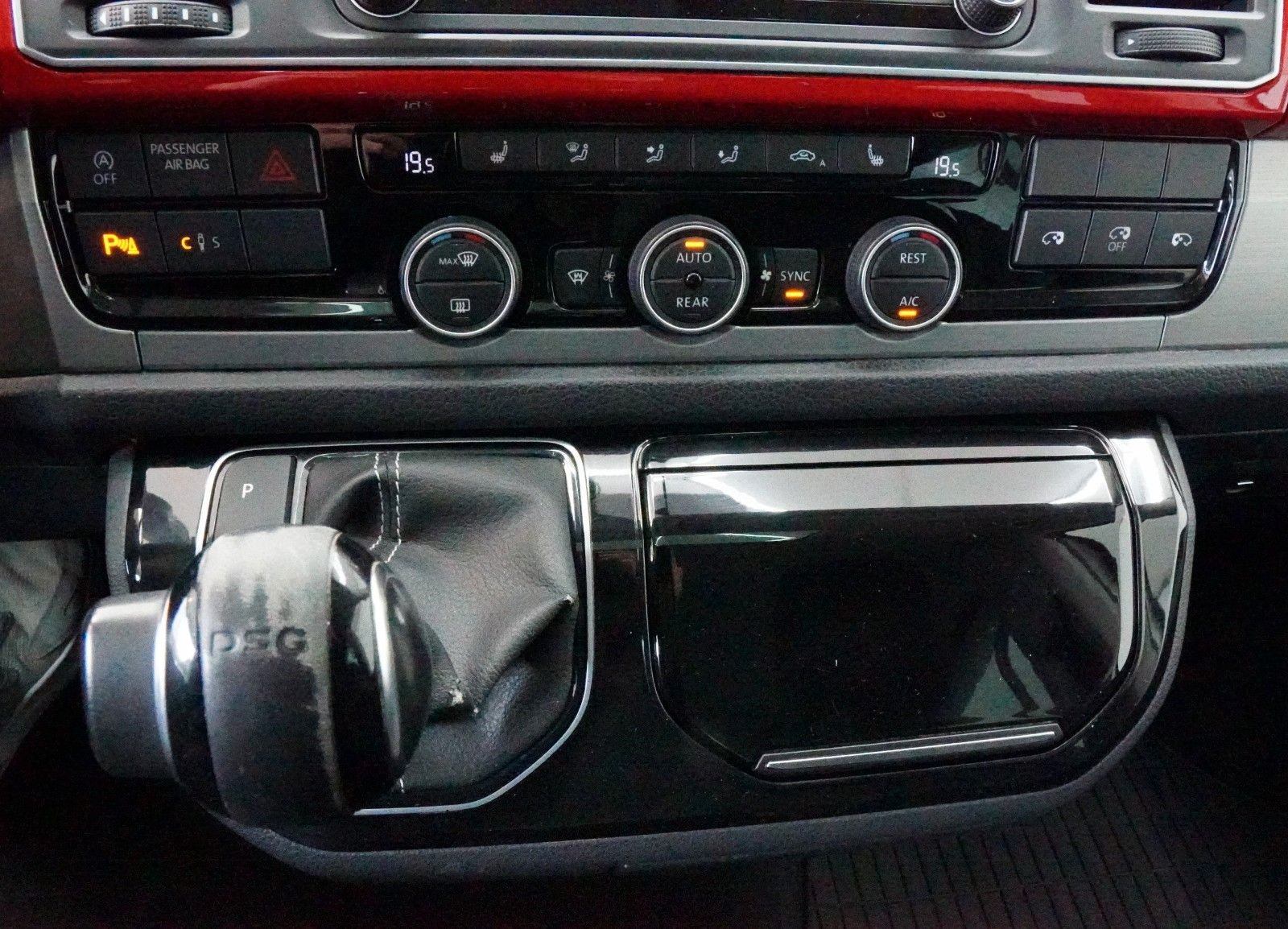Fahrzeugabbildung Volkswagen T6 Multivan Generation Six *Aut.*Navi*AHK*