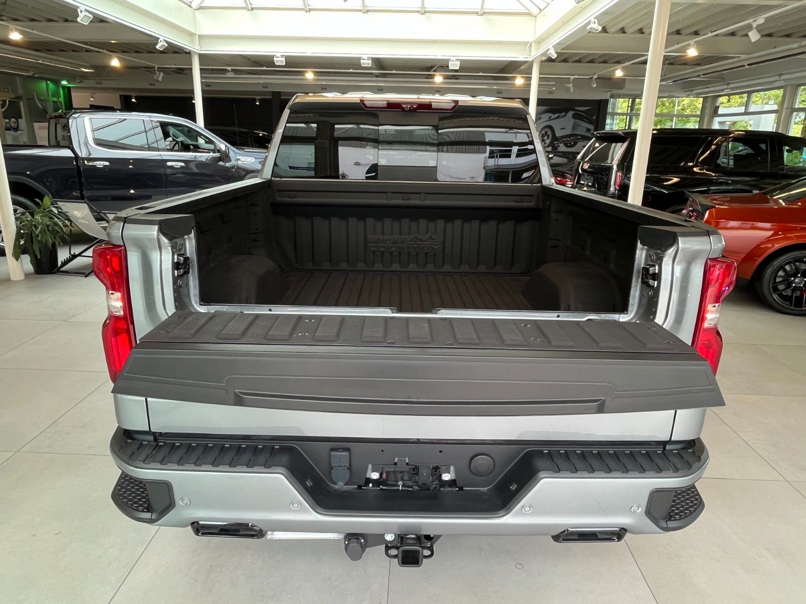 Fahrzeugabbildung Chevrolet Silverado 6.2 V8 High Country Black Package