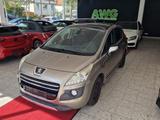 Peugeot 3008 Hybrid4*2.0 Diesel*Panorama*TÜV-Neu - Peugeot Hybrid (Diesel/Elektro)