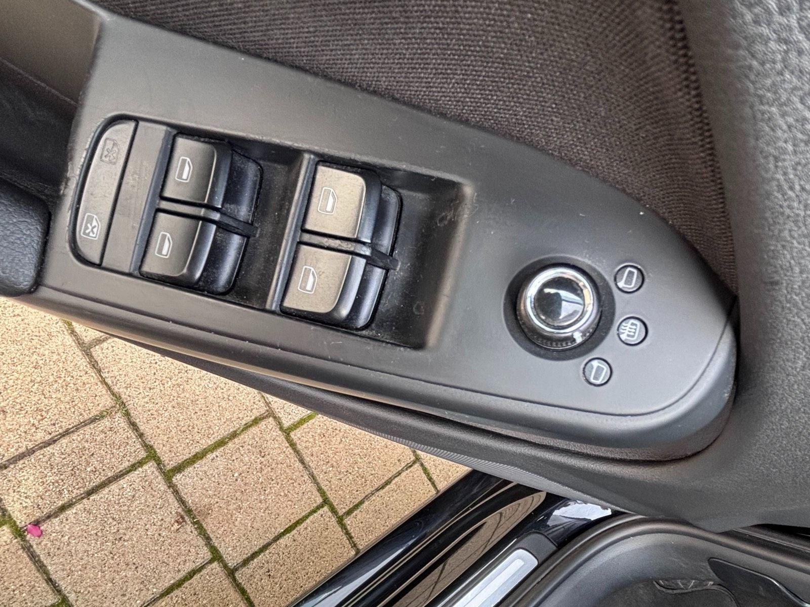 Audi A4 2011 — photo 10