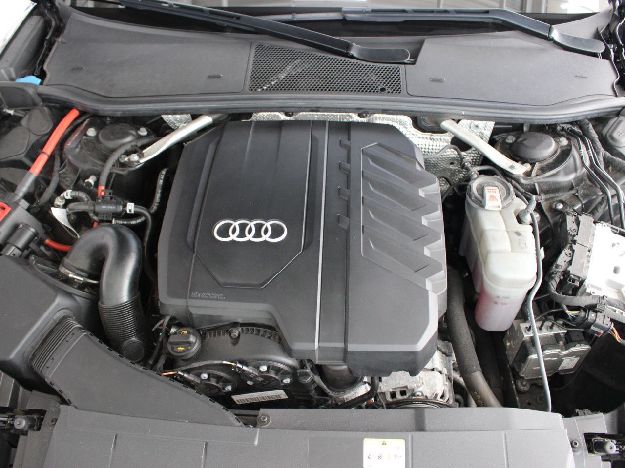 Fahrzeugabbildung Audi A6 Avant 45 TFSI design ACC/Leder/RFK/LED