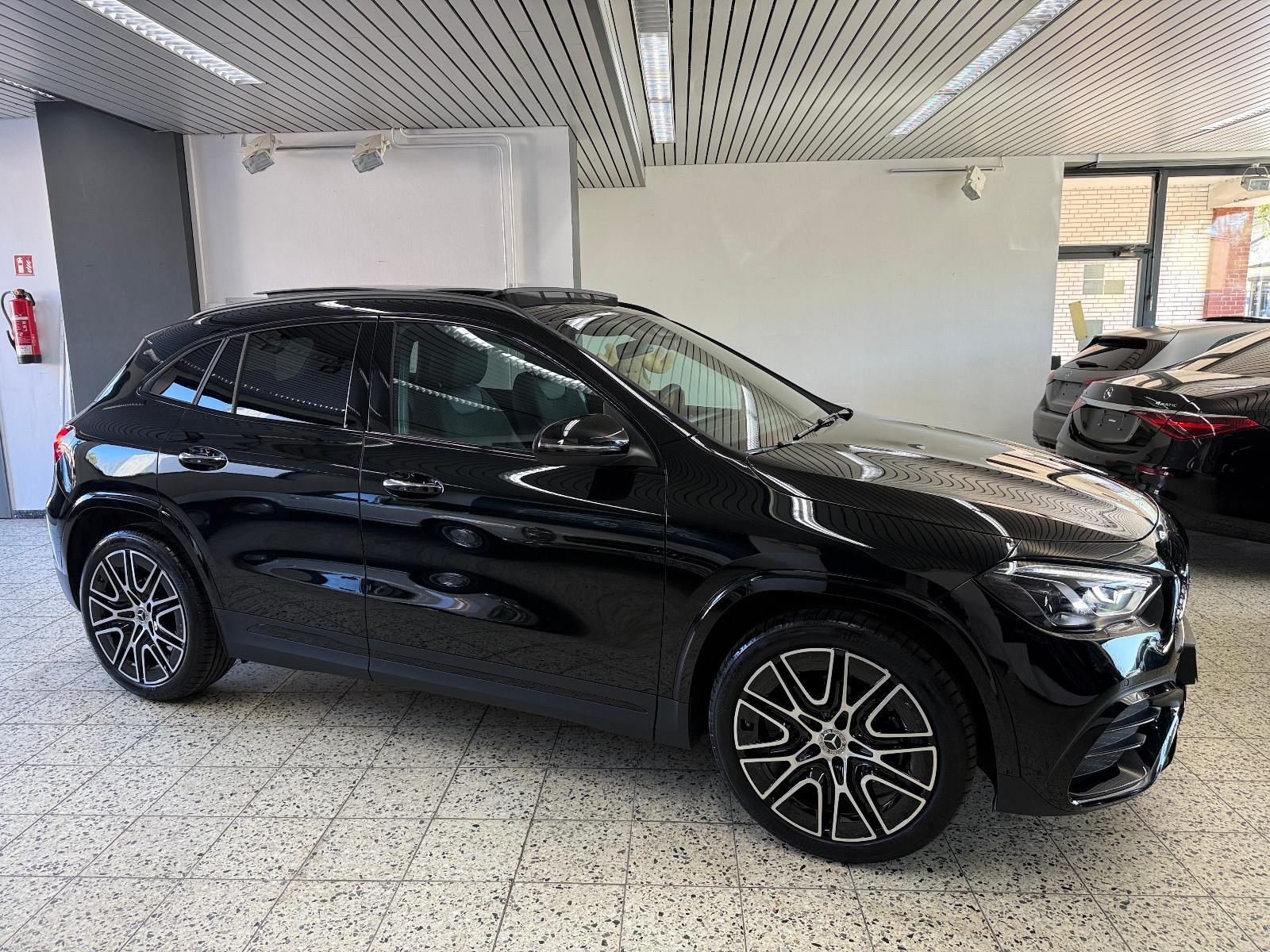 Mercedes-Benz GLA 200 AMG + Night NAV/LED/PSD/AHK/TW/SHZ/LM20"