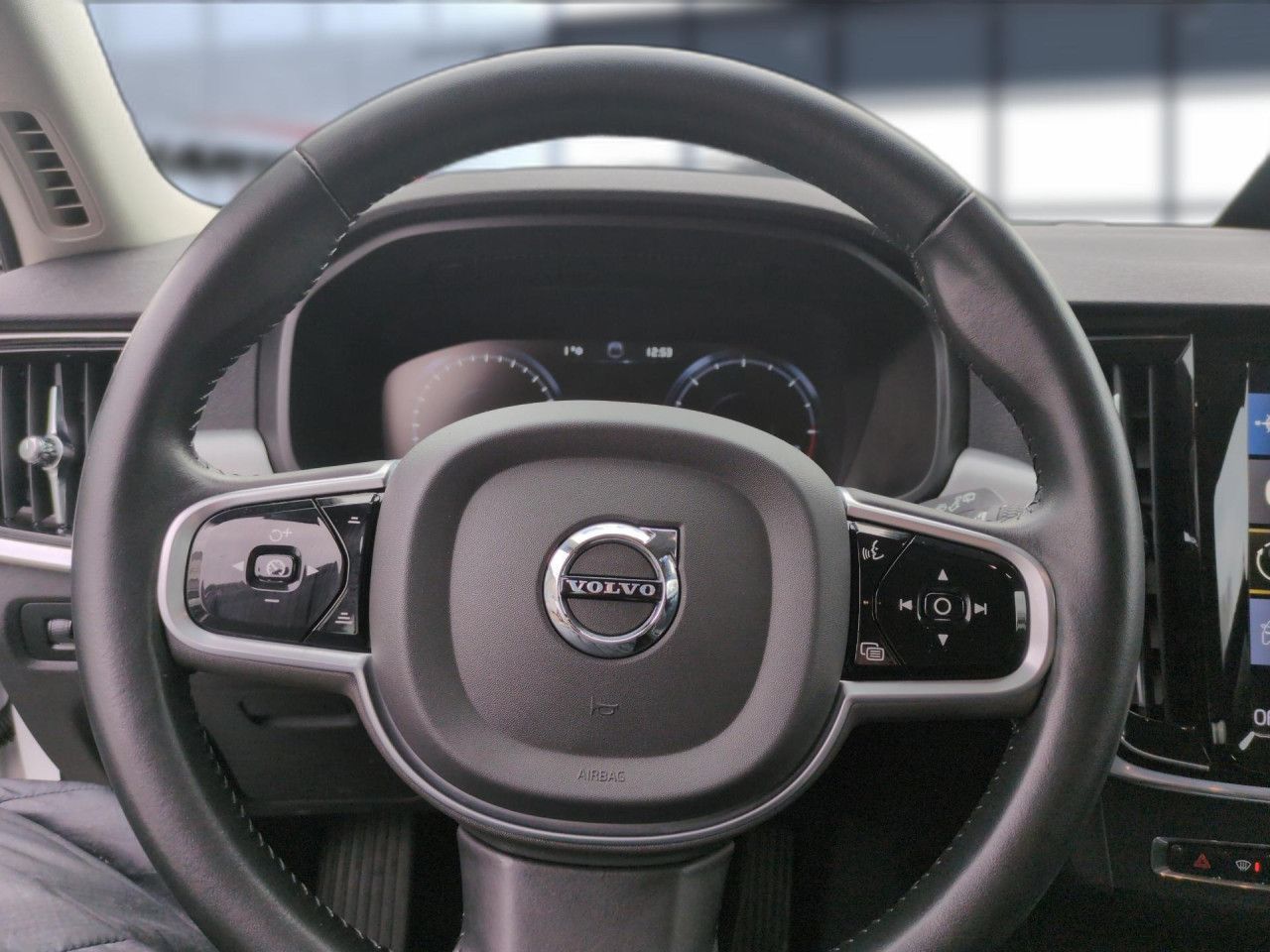 Volvo V90 Momentum Pro Bluetooth Navi LED Vollleder foto 12