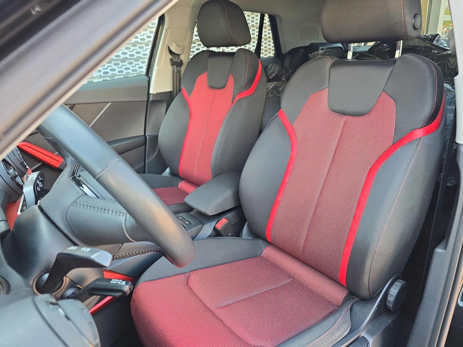 Fahrzeugabbildung Audi Q2 35 TFSI S line LED NAVI 18" OPTIK PDC