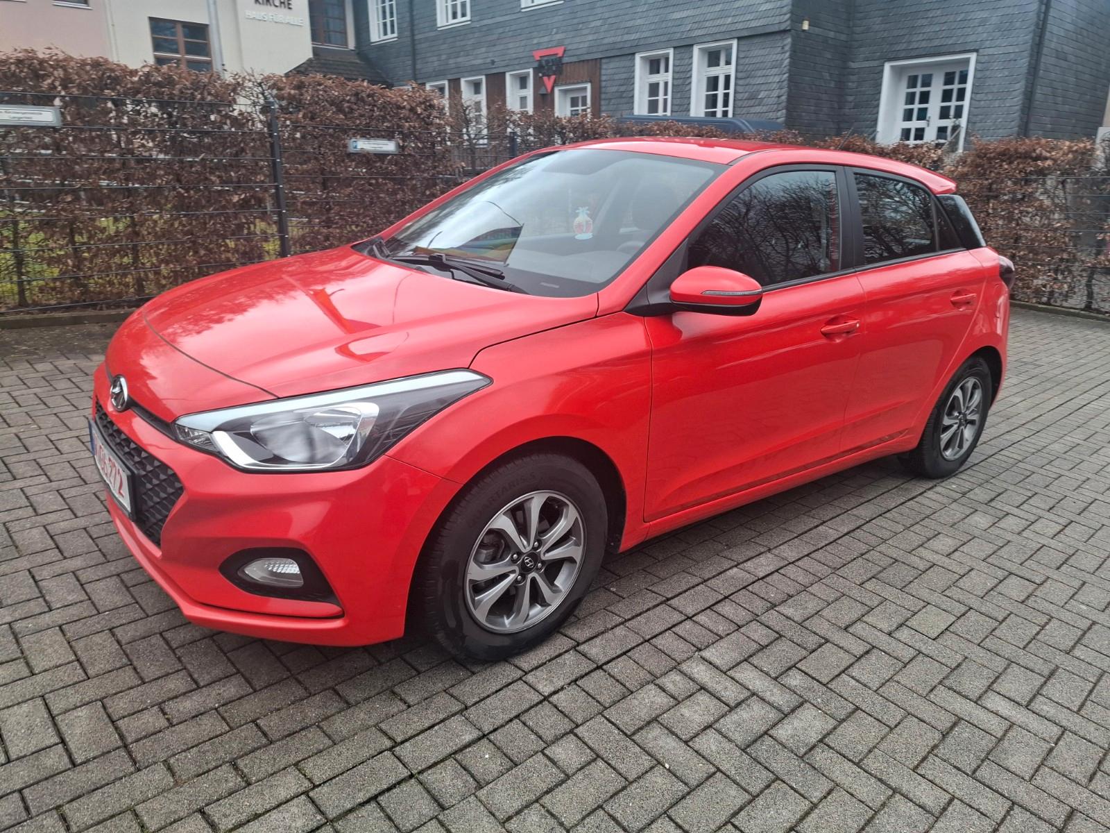 Hyundai i20 Select  1 HAND TÜV NEU INSPEKTION NEU
