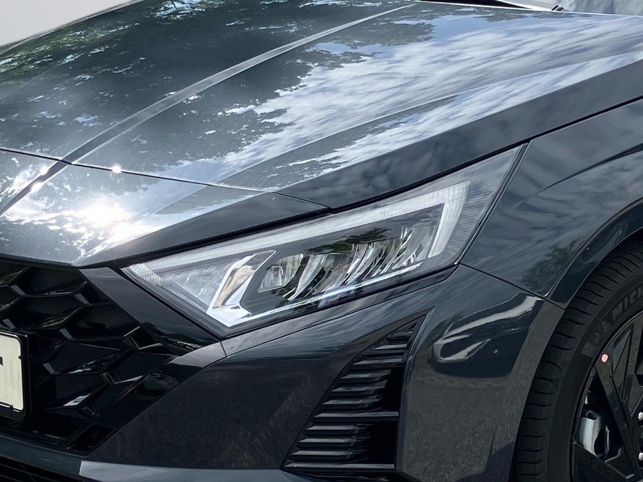 Fahrzeugabbildung Hyundai i20 BLACKLINE SHZ*LHZ*NAVI*CARPLAY