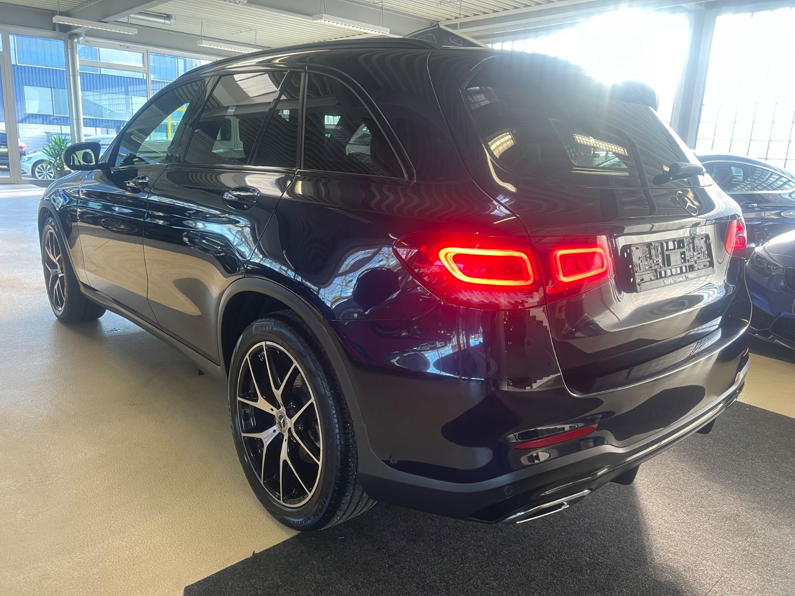 Fahrzeugabbildung Mercedes-Benz GLC 200 4Matic AMG LINE Night Pkaet *1.HAND*