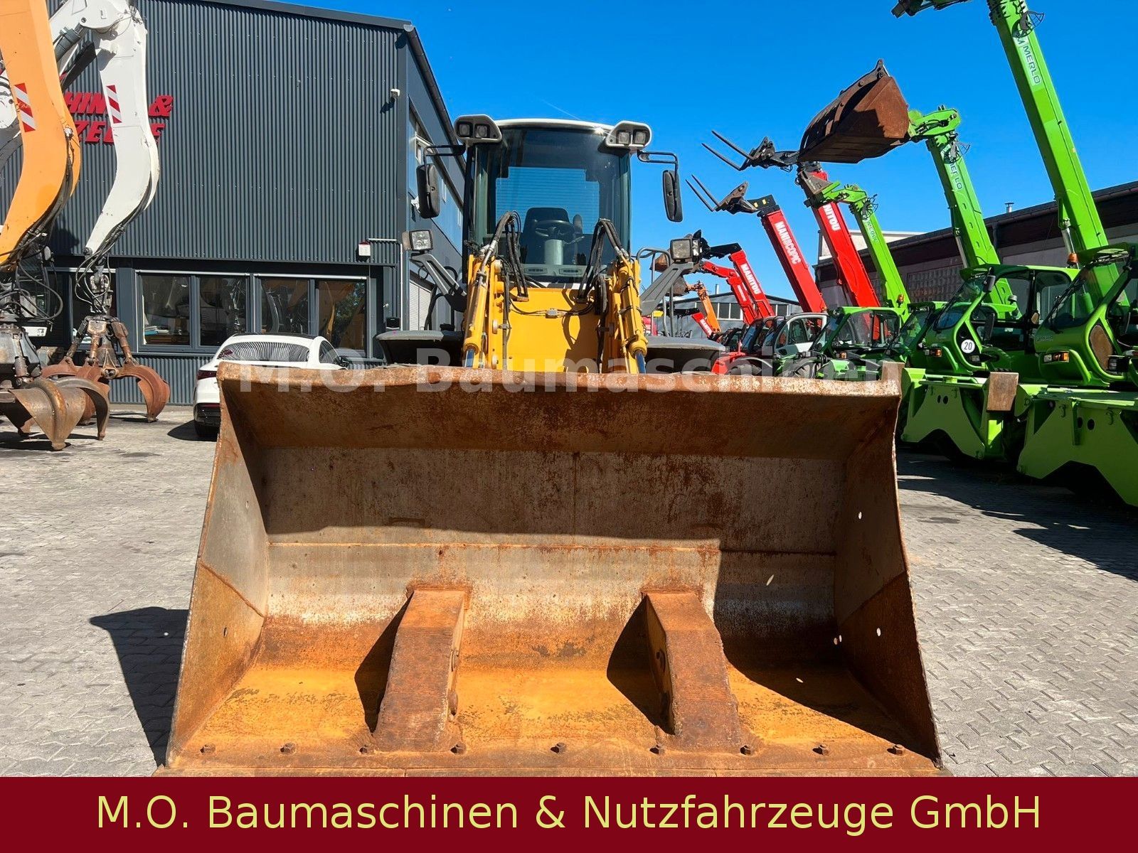 Fahrzeugabbildung Liebherr L524 /SW / AC/ Hochkippschaufel/Neue Reifen !