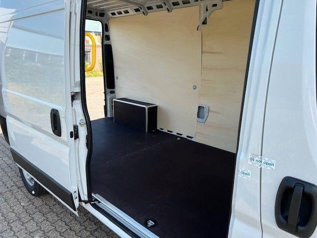 Fahrzeugabbildung Opel Movano 35 L3H2 Kastenwagen 2.2 BlueHDi 140