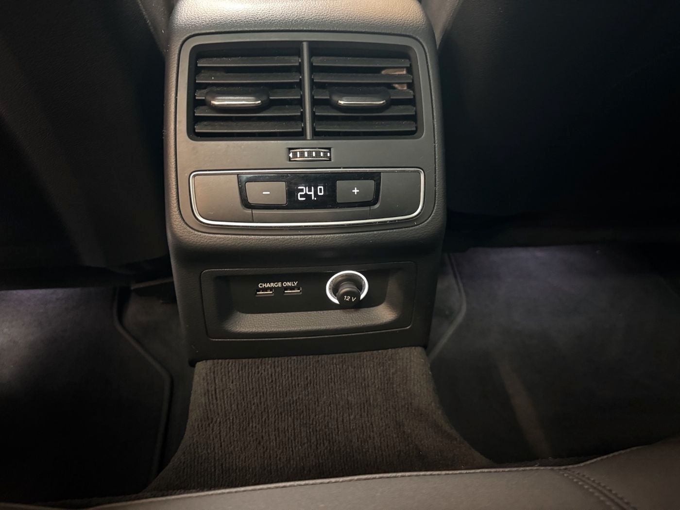 Audi A4 45TDI quattro S line ACC MMI LEDer PANO RFK foto 16