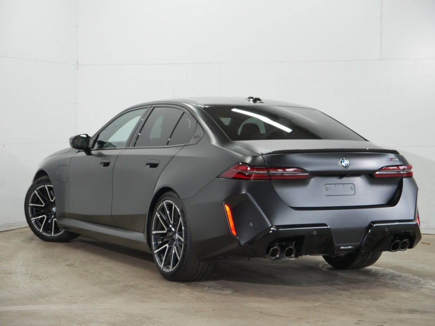 Fahrzeugeinzelansicht 7 Fahrzeugabbildung BMW M5 Limousine |M Carbon-Keramik Bremse |B&W |M Dr