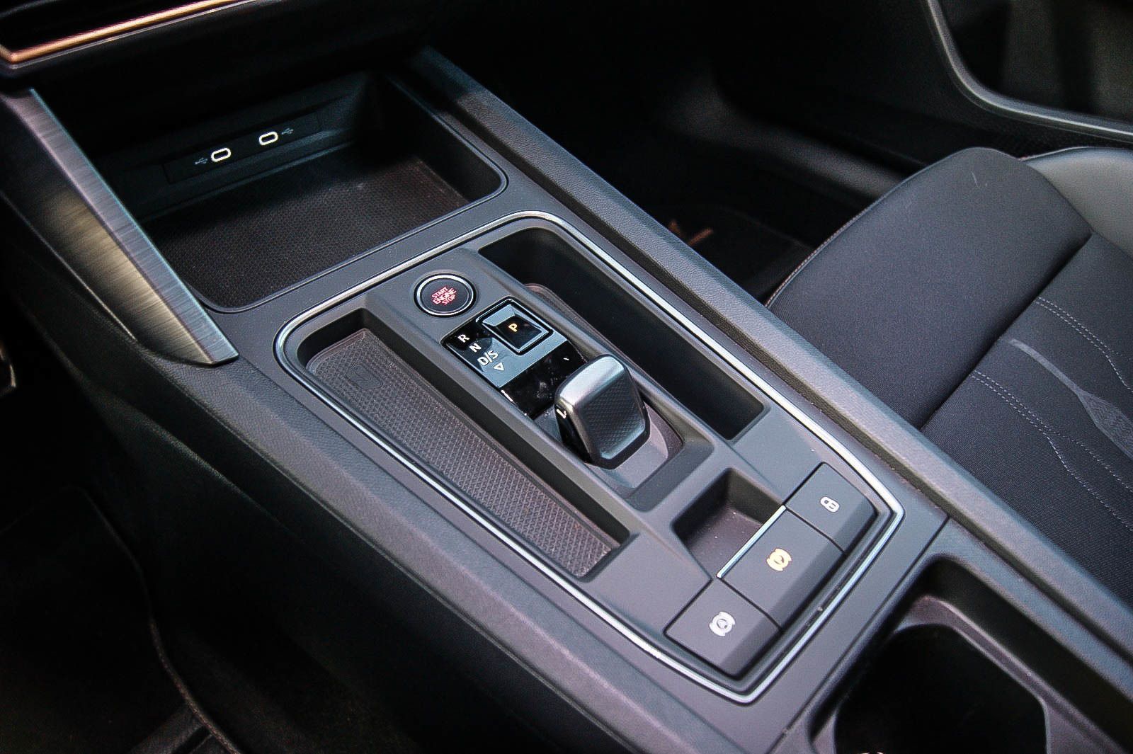 Fahrzeugabbildung CUPRA Formentor VZ 2.0i DSG DARK CAMOUFLAGE COPPER ACC